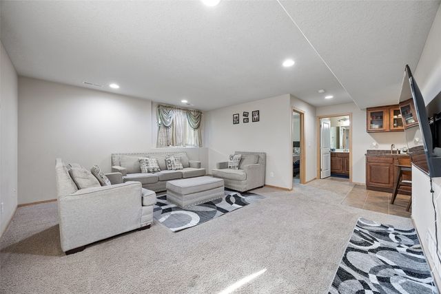 37 Ash Court, North Liberty, IA 52317