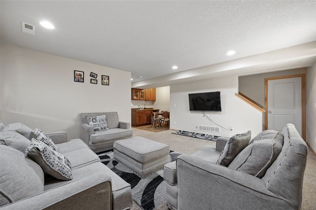 37 Ash Court, North Liberty, IA 52317