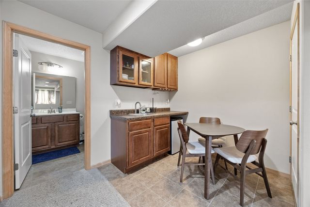 37 Ash Court, North Liberty, IA 52317