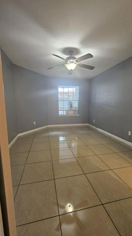 9700 Leawood Boulevard 1111, Houston, TX 77099