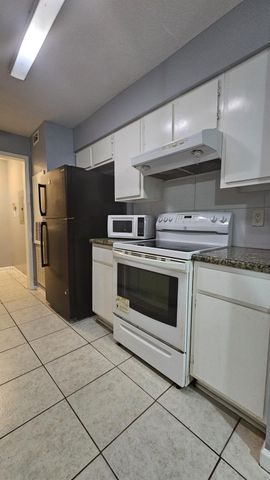 9700 Leawood Boulevard 1111, Houston, TX 77099