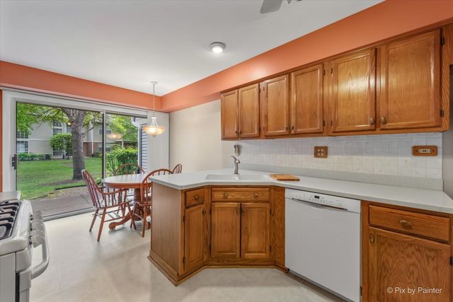 2106 Glasgow Court, Hanover Park, IL 60133