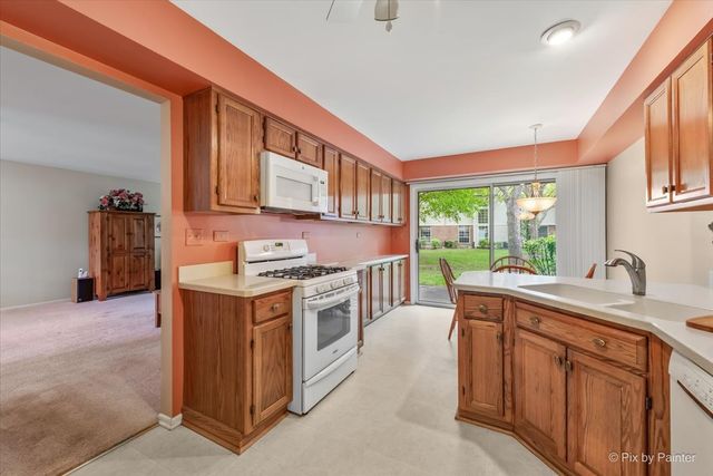 2106 Glasgow Court, Hanover Park, IL 60133