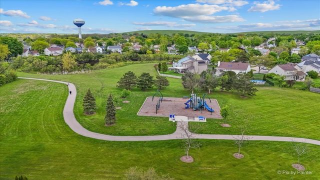 2106 Glasgow Court, Hanover Park, IL 60133