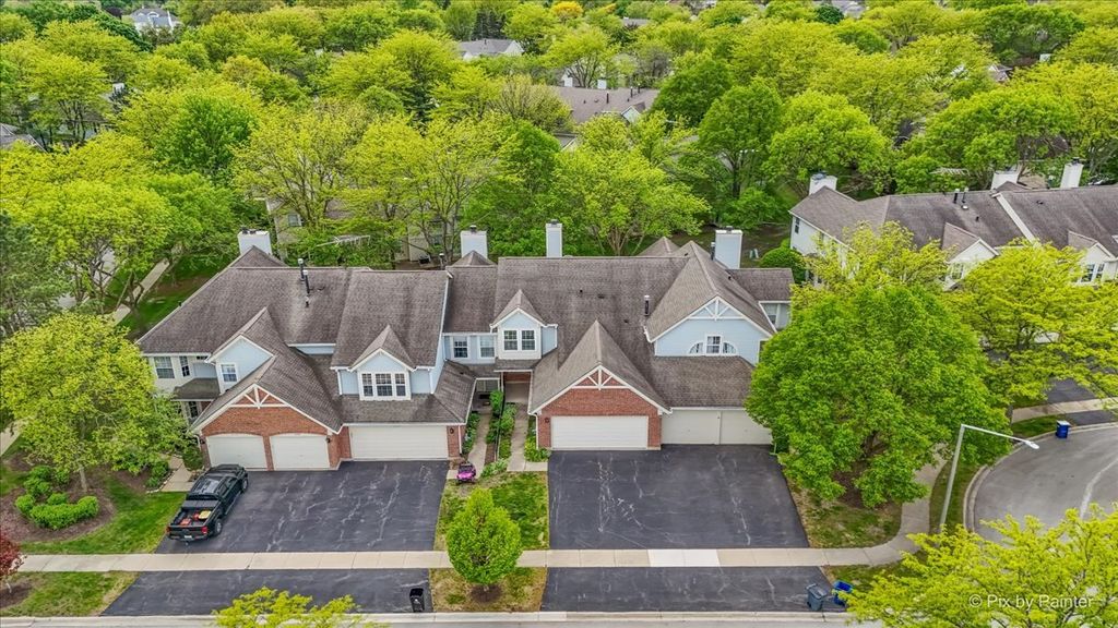 Image 2 of property listing at 2106 Glasgow Court, Hanover Park, IL 60133