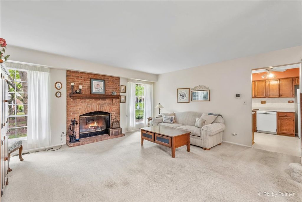 Image 13 of property listing at 2106 Glasgow Court, Hanover Park, IL 60133