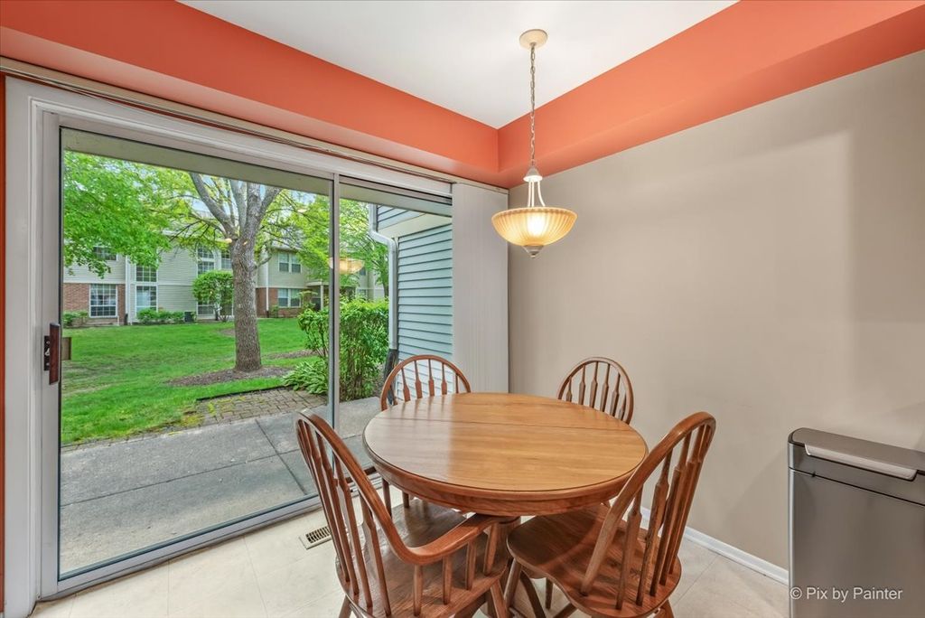 Image 18 of property listing at 2106 Glasgow Court, Hanover Park, IL 60133