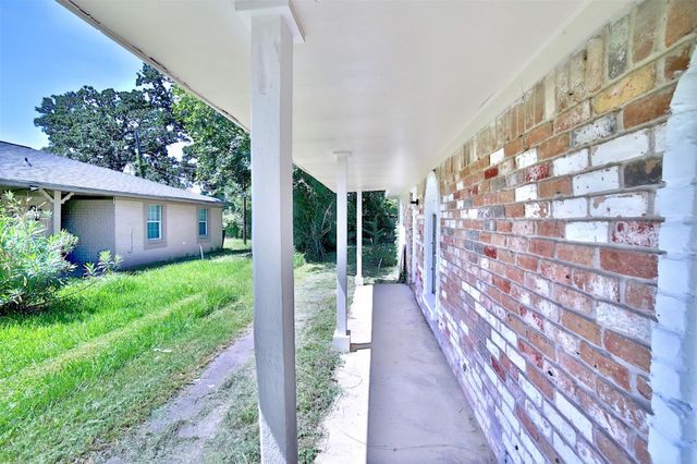 9409 Kentshire Drive, Houston, TX 77078