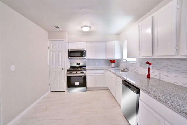 9409 Kentshire Drive, Houston, TX 77078
