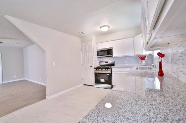 9409 Kentshire Drive, Houston, TX 77078