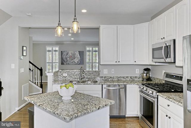 5011 WAPLE LN, Alexandria, VA 22304