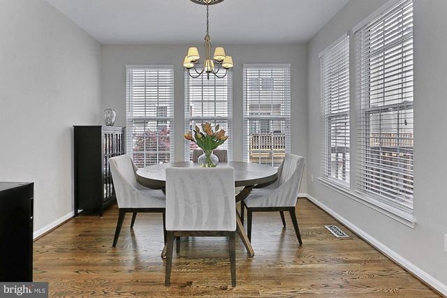 5011 WAPLE LN, Alexandria, VA 22304