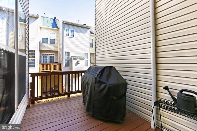 5011 WAPLE LN, Alexandria, VA 22304