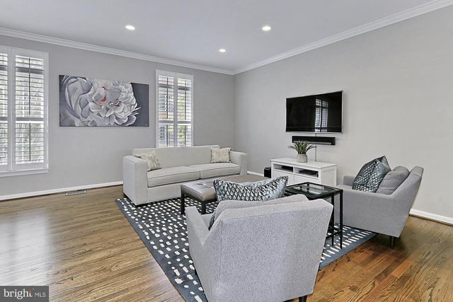 5011 WAPLE LN, Alexandria, VA 22304
