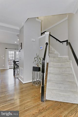 5011 WAPLE LN, Alexandria, VA 22304