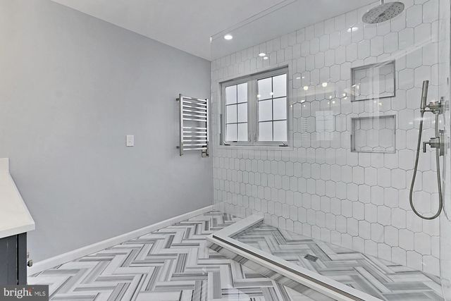 5011 WAPLE LN, Alexandria, VA 22304