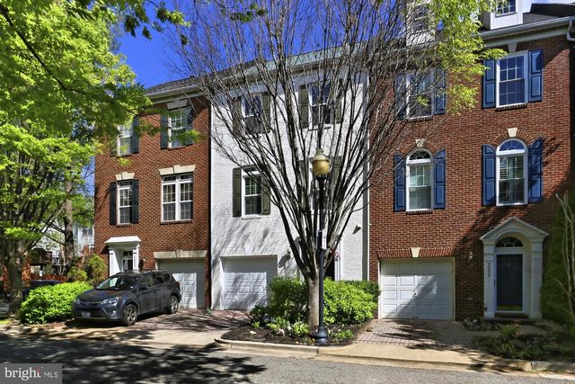 5011 WAPLE LN, Alexandria, VA 22304