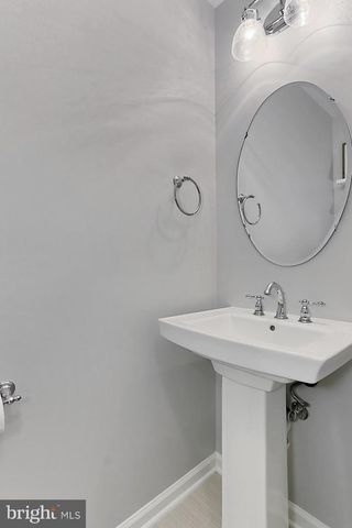 5011 WAPLE LN, Alexandria, VA 22304