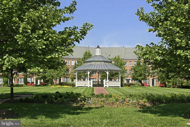 5011 WAPLE LN, Alexandria, VA 22304
