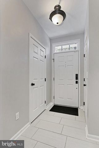 5011 WAPLE LN, Alexandria, VA 22304