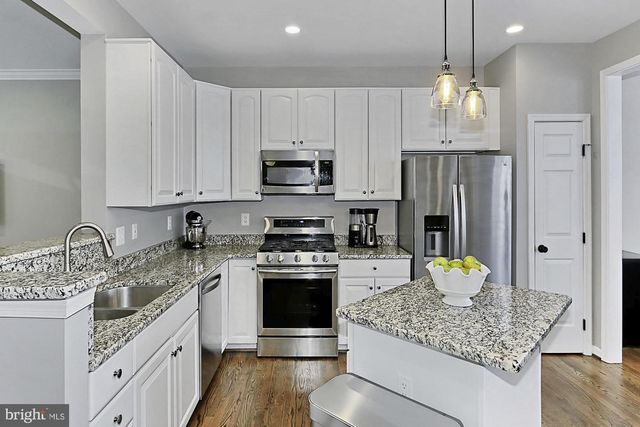 5011 WAPLE LN, Alexandria, VA 22304