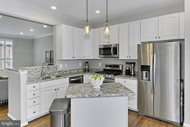 5011 WAPLE LN, Alexandria, VA 22304