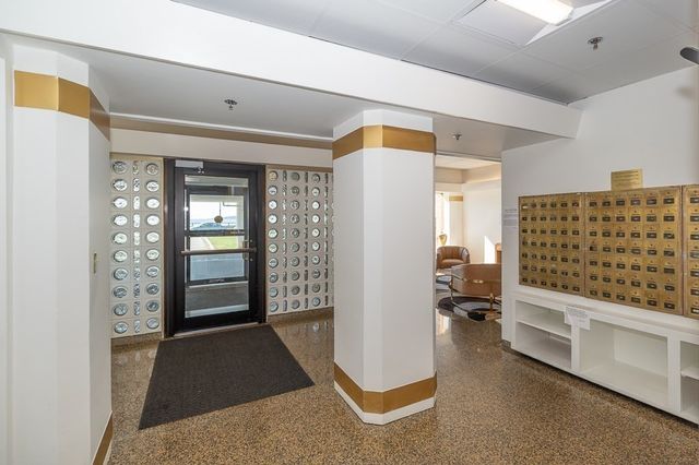 300 Lynn Shore Dr 410, Lynn, MA 01902