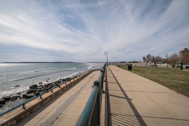 300 Lynn Shore Dr 410, Lynn, MA 01902