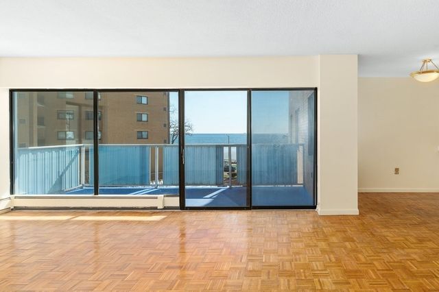 300 Lynn Shore Dr 410, Lynn, MA 01902