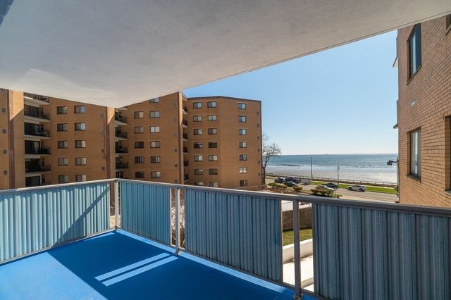 300 Lynn Shore Dr 410, Lynn, MA 01902