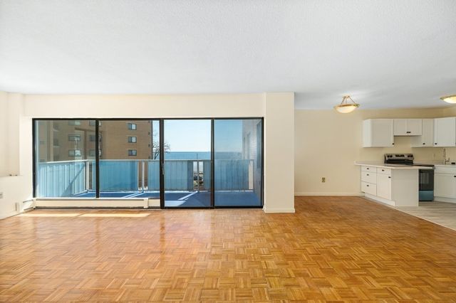 300 Lynn Shore Dr 410, Lynn, MA 01902