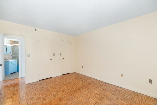 300 Lynn Shore Dr 410, Lynn, MA 01902