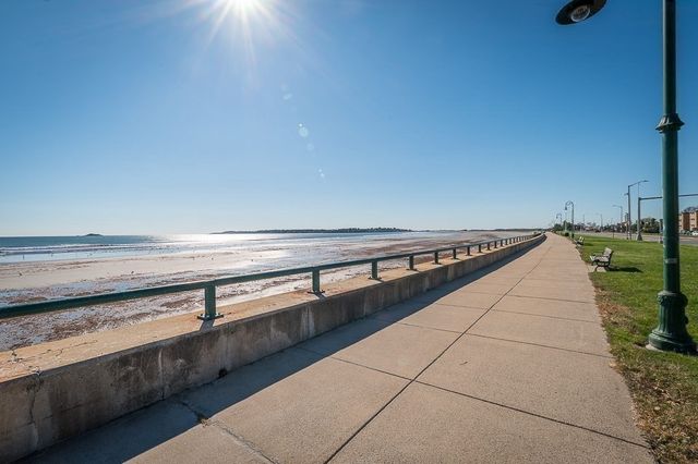 300 Lynn Shore Dr 410, Lynn, MA 01902
