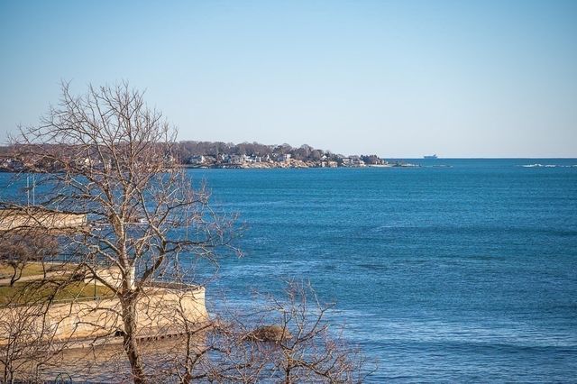 300 Lynn Shore Dr 410, Lynn, MA 01902