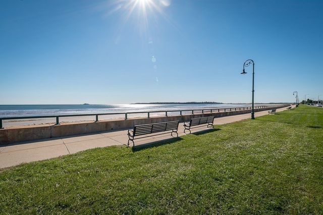 300 Lynn Shore Dr 410, Lynn, MA 01902