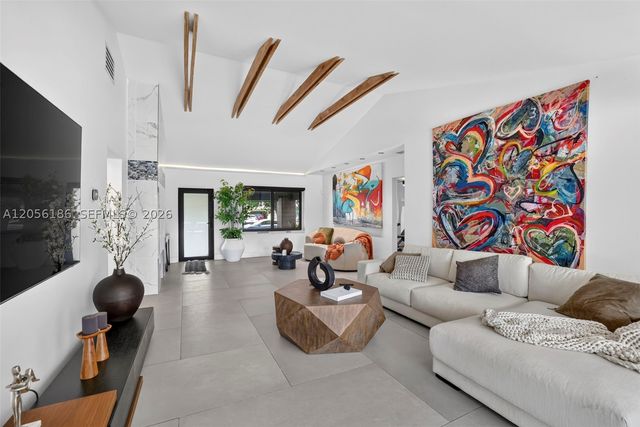 545 NE 9th Ave, Fort Lauderdale, FL 33301