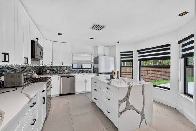 545 NE 9th Ave, Fort Lauderdale, FL 33301