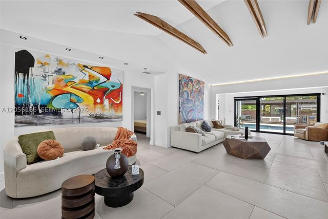 545 NE 9th Ave, Fort Lauderdale, FL 33301
