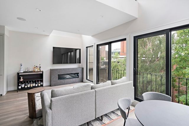 320 Shawmut Ave 4, Boston, MA 02118