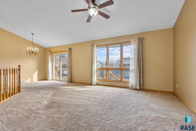 4108 S Bond Ave Avenue, Sioux Falls, SD 57103