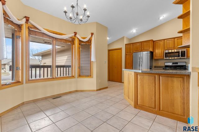 4108 S Bond Ave Avenue, Sioux Falls, SD 57103