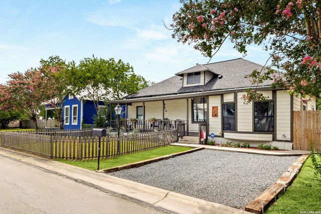 114 Avenue B, Converse, TX 78109