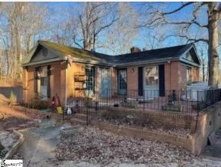 749 E Main Street, Laurens, SC 29360