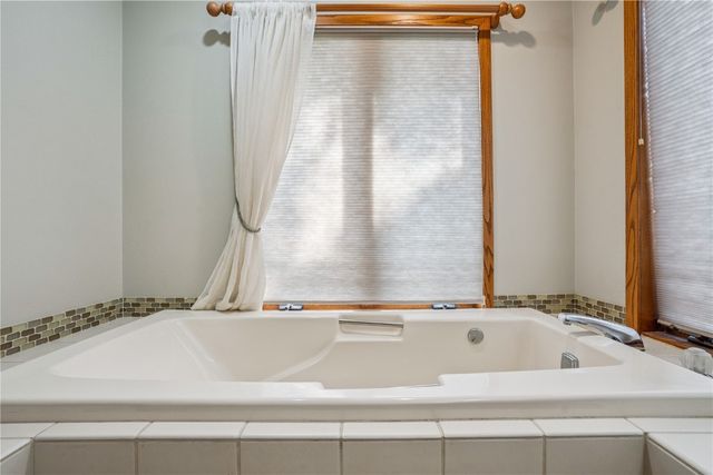 5524 Cimarron Court, Marion, IA 52302