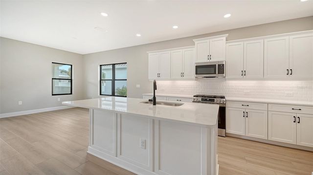 8071 ANTHIRIUM LOOP, Sarasota, FL 34240