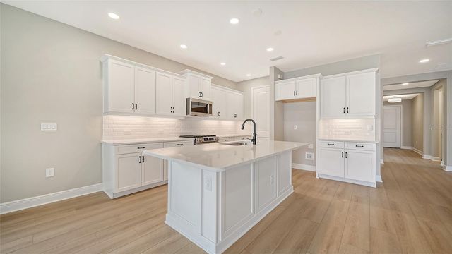 8071 ANTHIRIUM LOOP, Sarasota, FL 34240