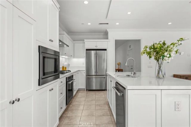 180 Frontier, Irvine, CA 92620