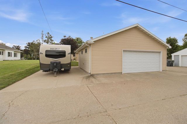 2321 Johnson STREET, La Crosse, WI 54601
