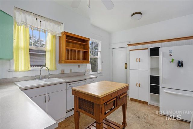 416 E Ave A, Jerome, ID 83338