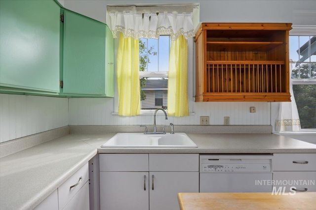 416 E Ave A, Jerome, ID 83338